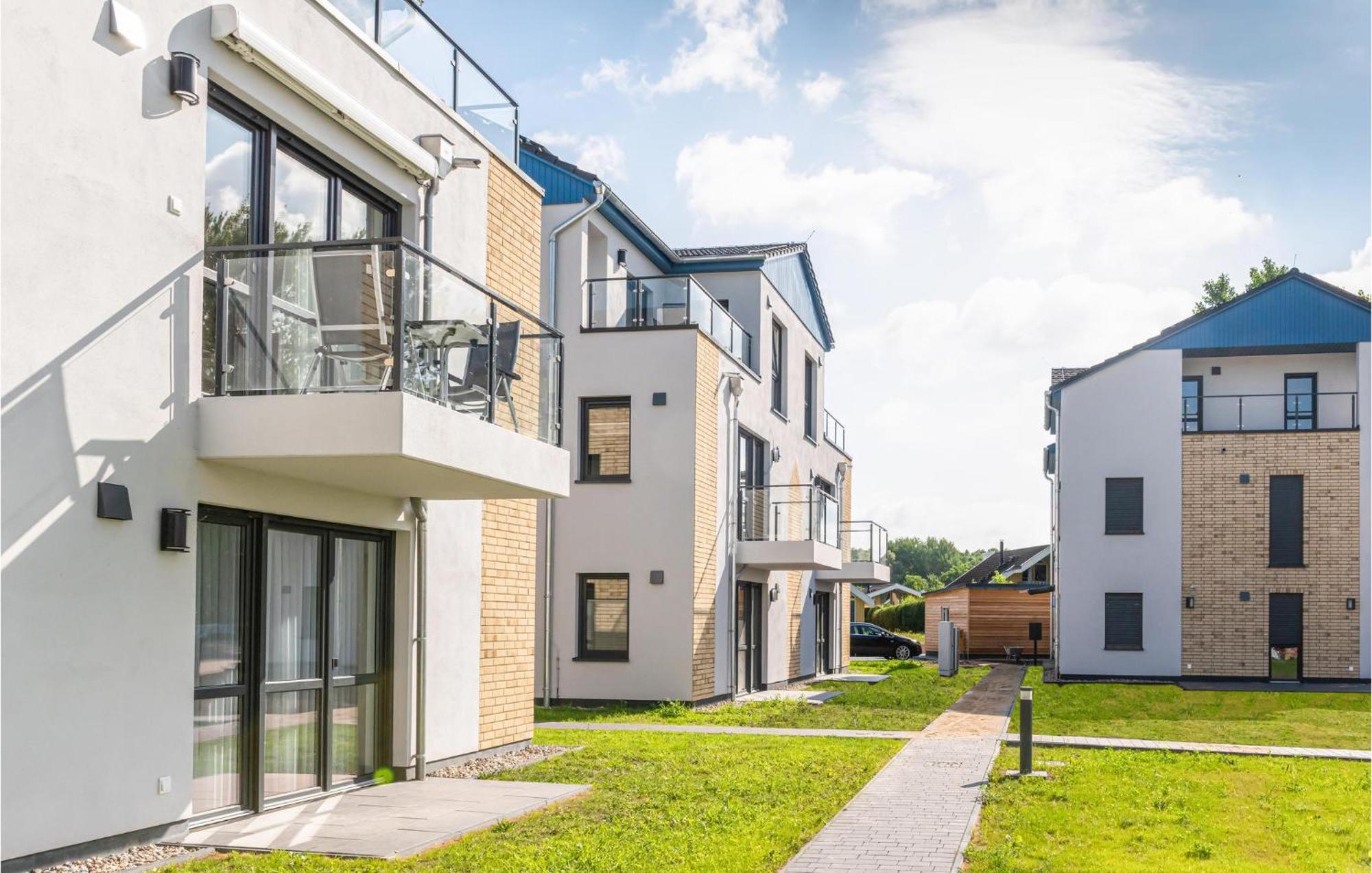 Amazing Apartment In Rechlin With Kitchen Exterior foto